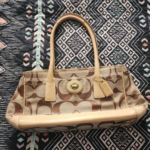 Coach Handbags - Coach Hampton Madeline Shoulder Bag #J0773-11557